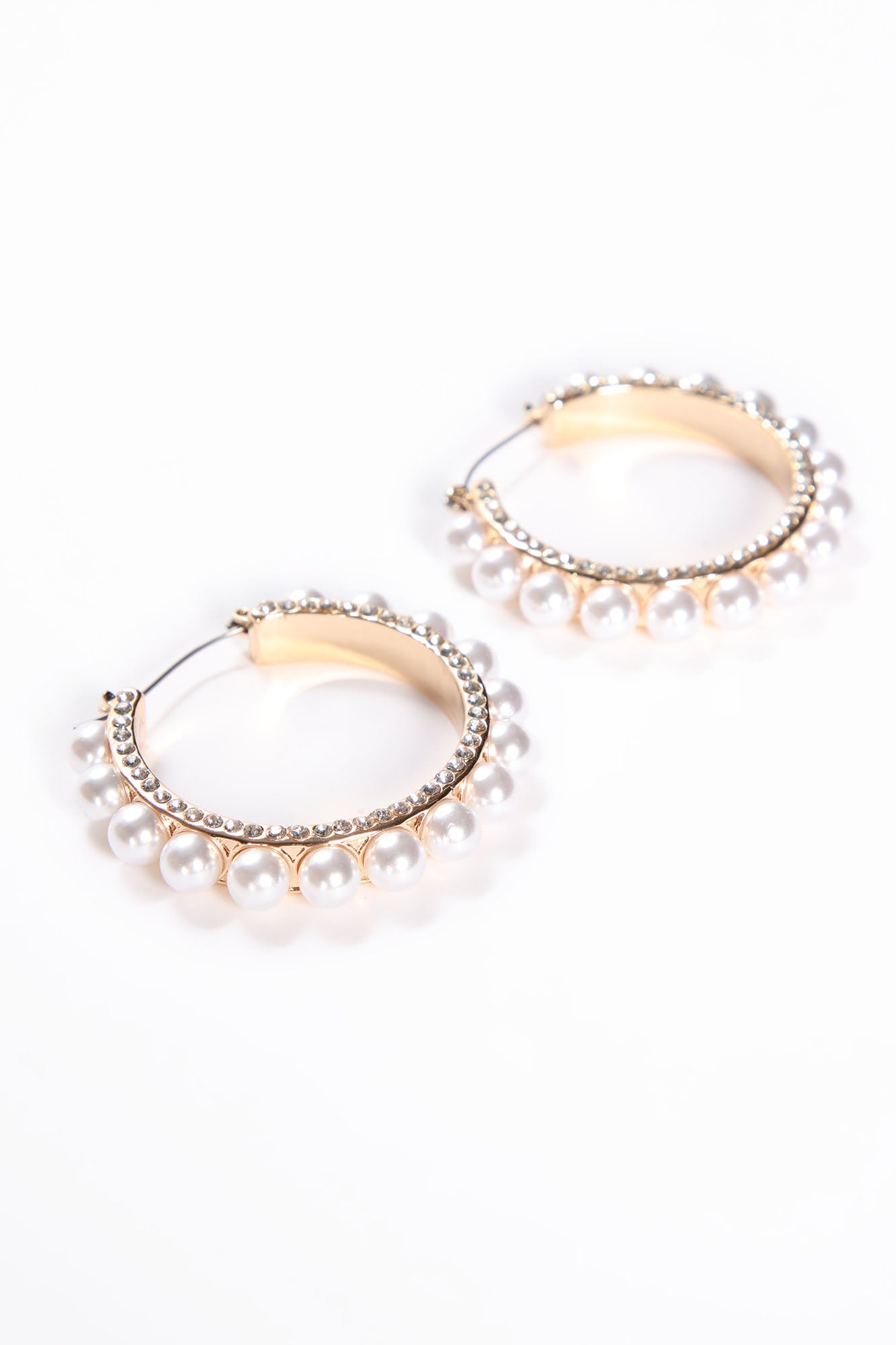Daydreaming Pearl Earrings - Gold