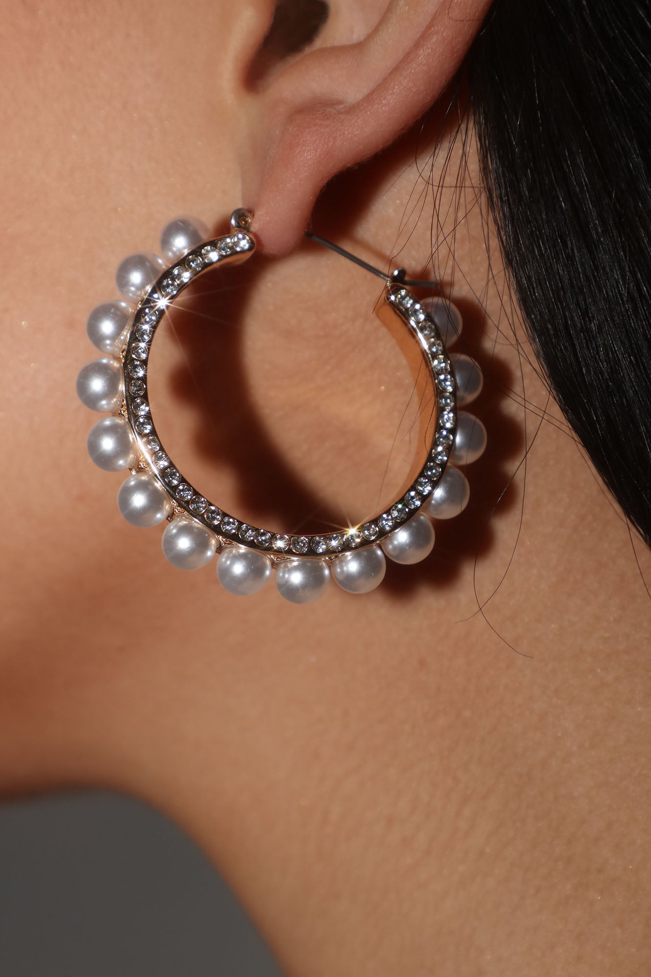 Daydreaming Pearl Earrings - Gold